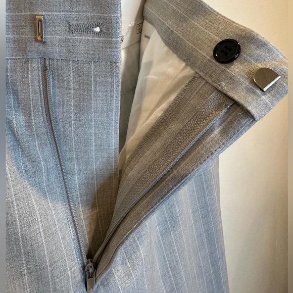 H&M Skinny Fit Cropped Light Grey Pinstripe Pants w/ Cuff - Picture 5 of 7